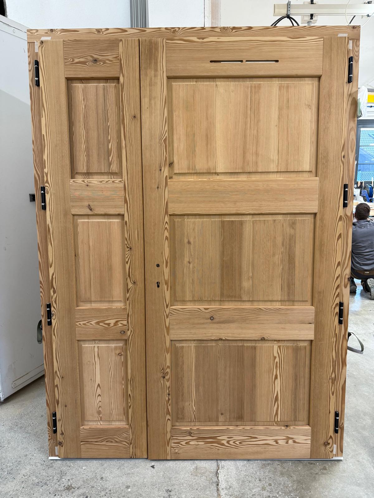 porte tiercée mélèze étuvé brossé